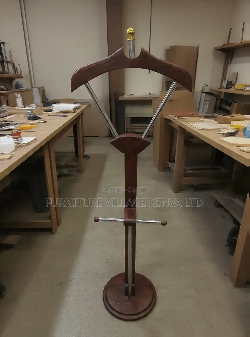 Executive Advanced Mahogany Coat Hanger
