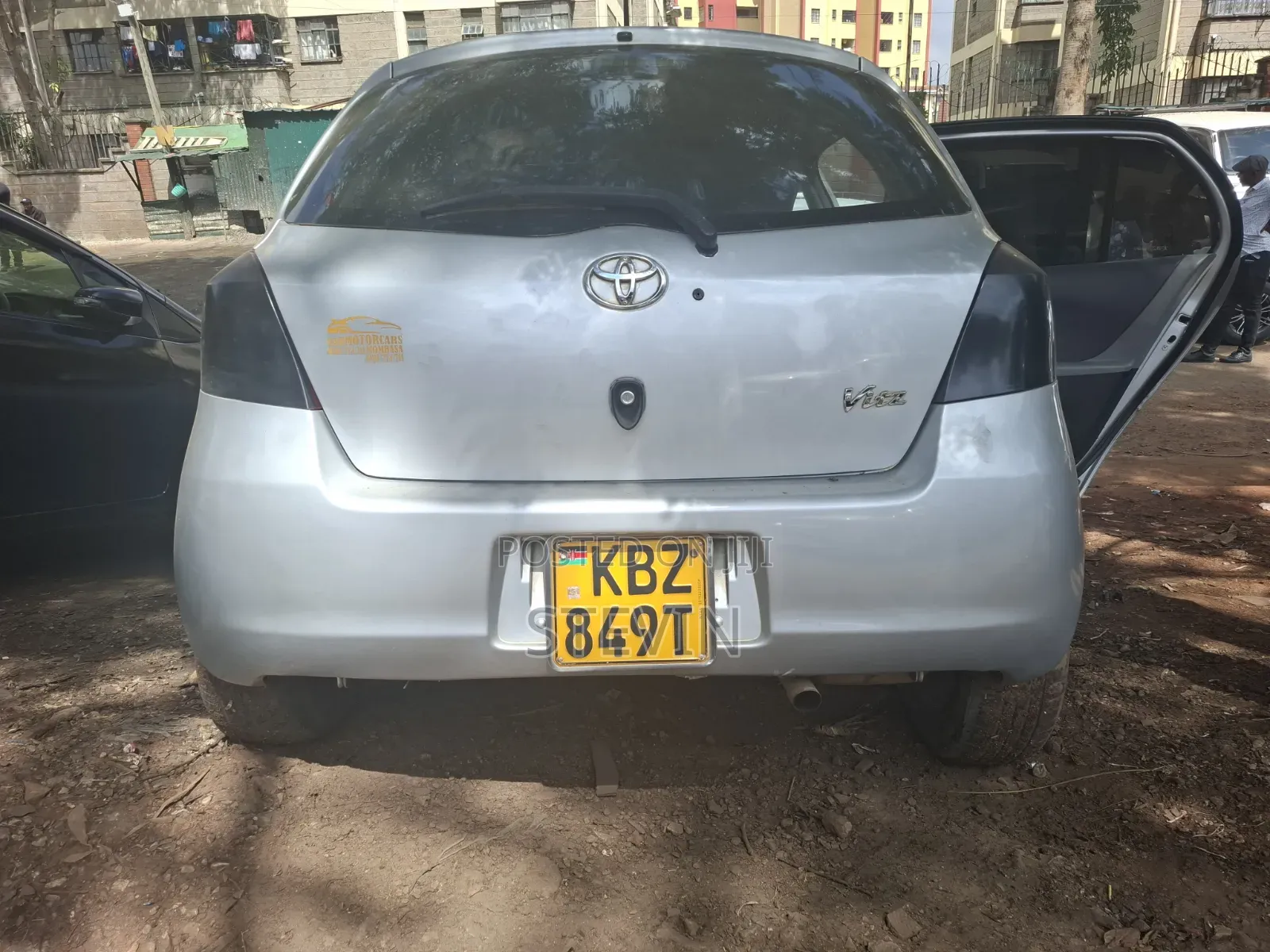 Toyota Vitz 2005 Silver