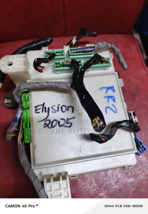 Fuses Box Honda 2005 - thumbnail 2