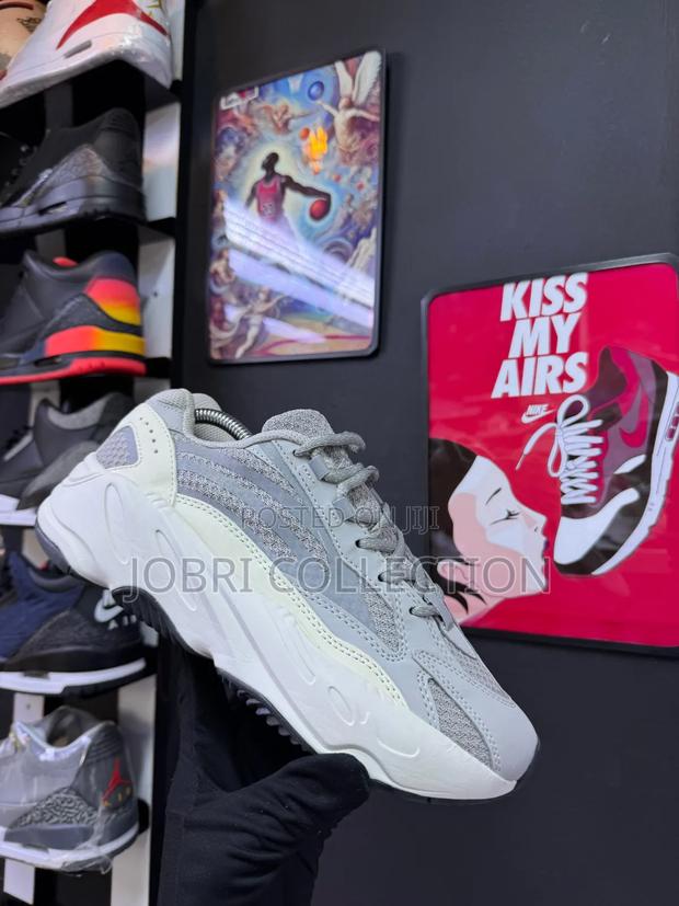 Adidas Yeezy Boost 700 V2 "Static" Sneakers - thumbnail 3