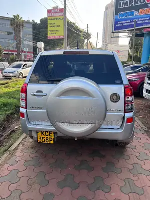 Suzuki Escudo 2010 Silver