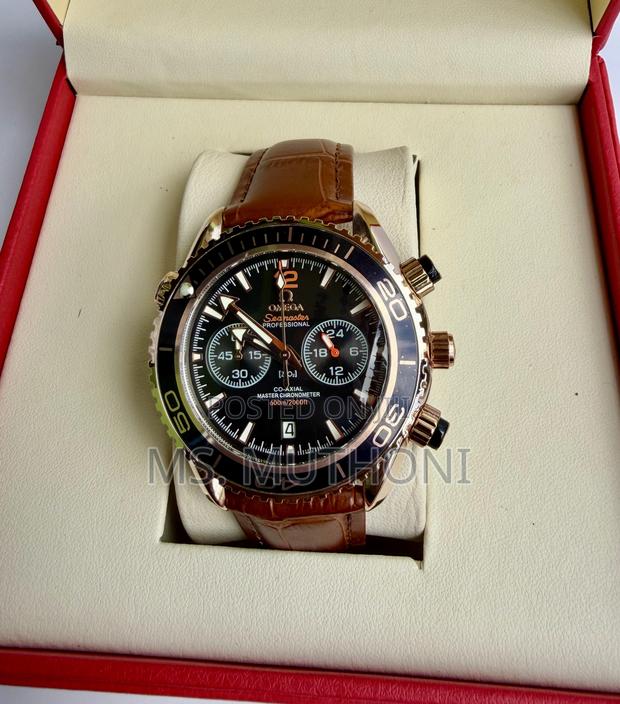 Omega Seamaster Chronograph Watch With Rotating Bezel, Leather Strap - thumbnail 3
