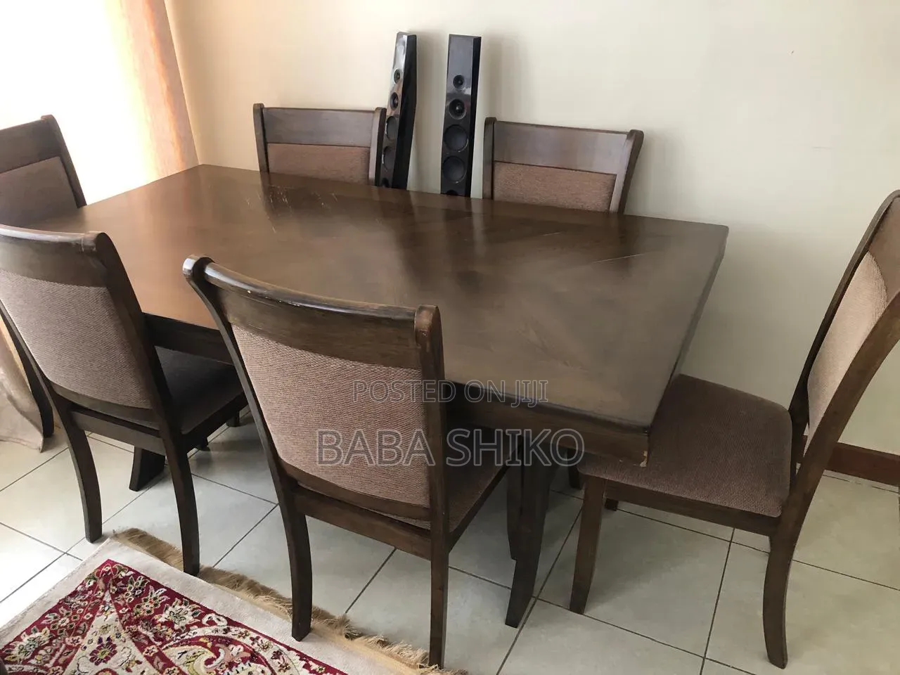 Dinning Table With Six Sit