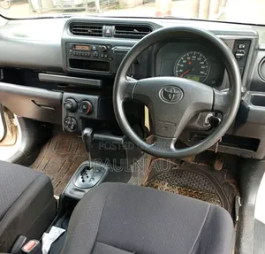 Toyota Succeed SV Premium 2014 White