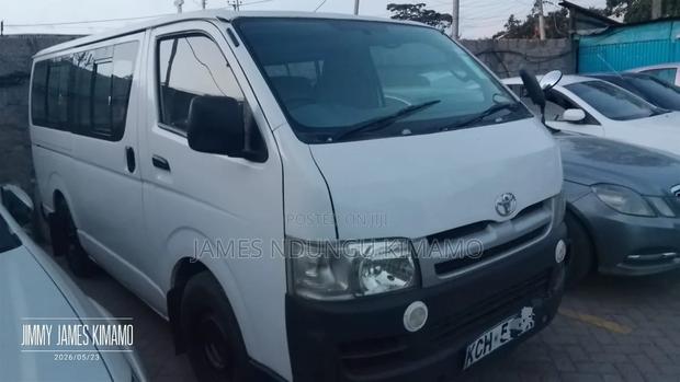 Toyota HiAce 2009 White