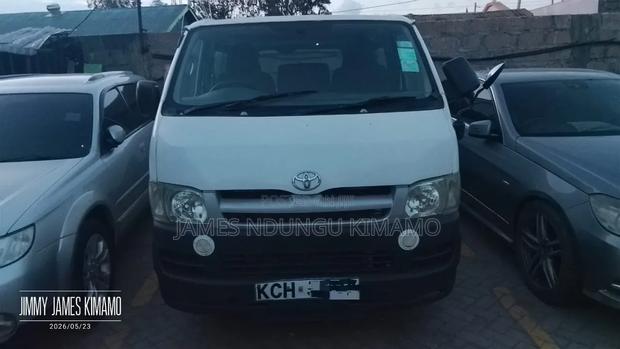 Toyota HiAce 2009 White - thumbnail 4
