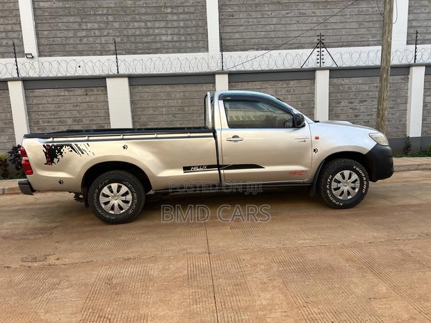 Toyota Hilux 2014 Silver - thumbnail 13