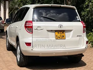 Toyota RAV4 2009 White