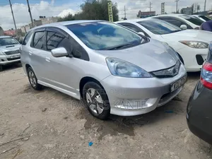 Honda Fit Shuttle 2012 Silver