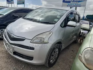 Toyota Ractis 2005 Silver