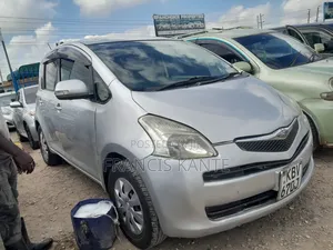 Toyota Ractis 2005 Silver
