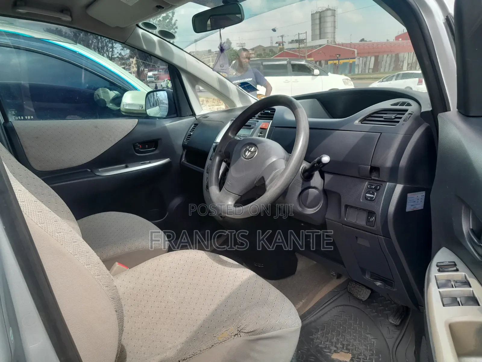 Toyota Ractis 2005 Silver