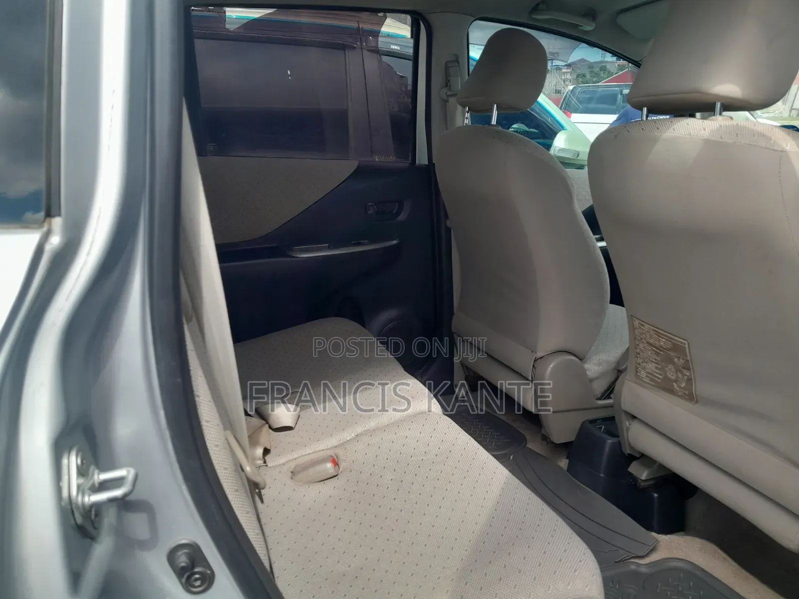 Toyota Ractis 2005 Silver
