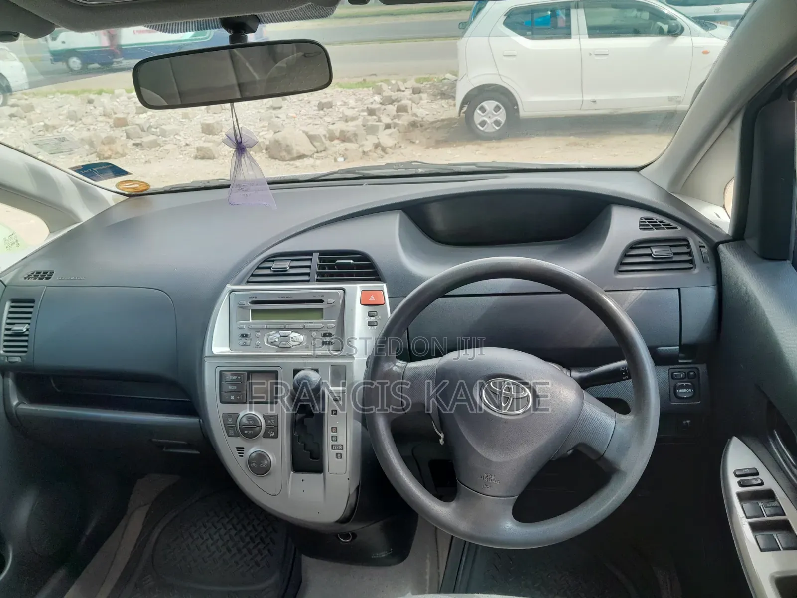 Toyota Ractis 2005 Silver
