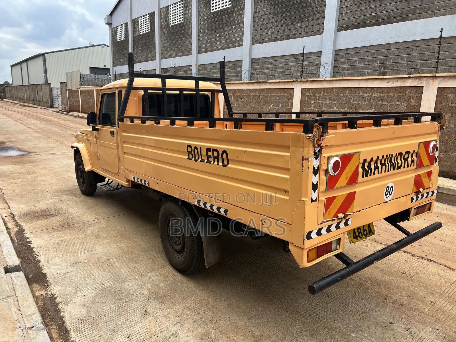 Mahindra Commander 2017 Yellow