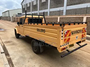 Mahindra Commander 2017 Yellow
