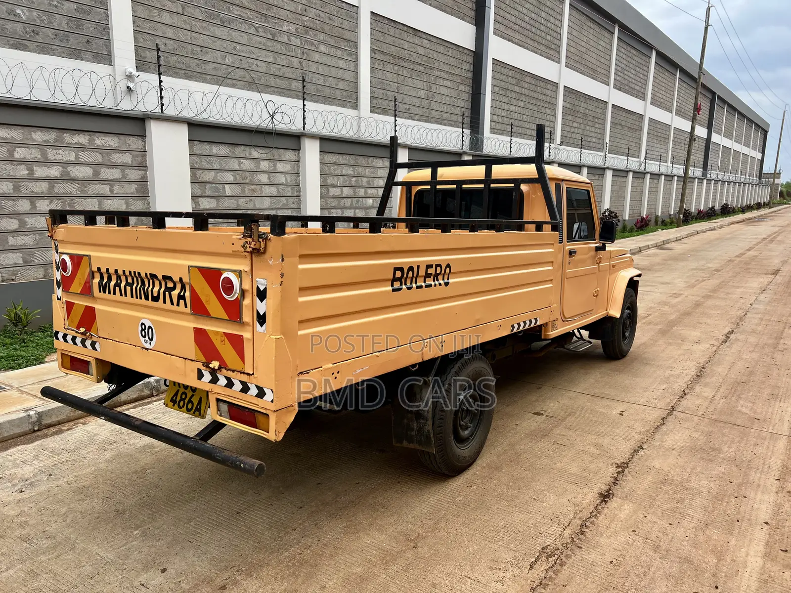 Mahindra Commander 2017 Yellow