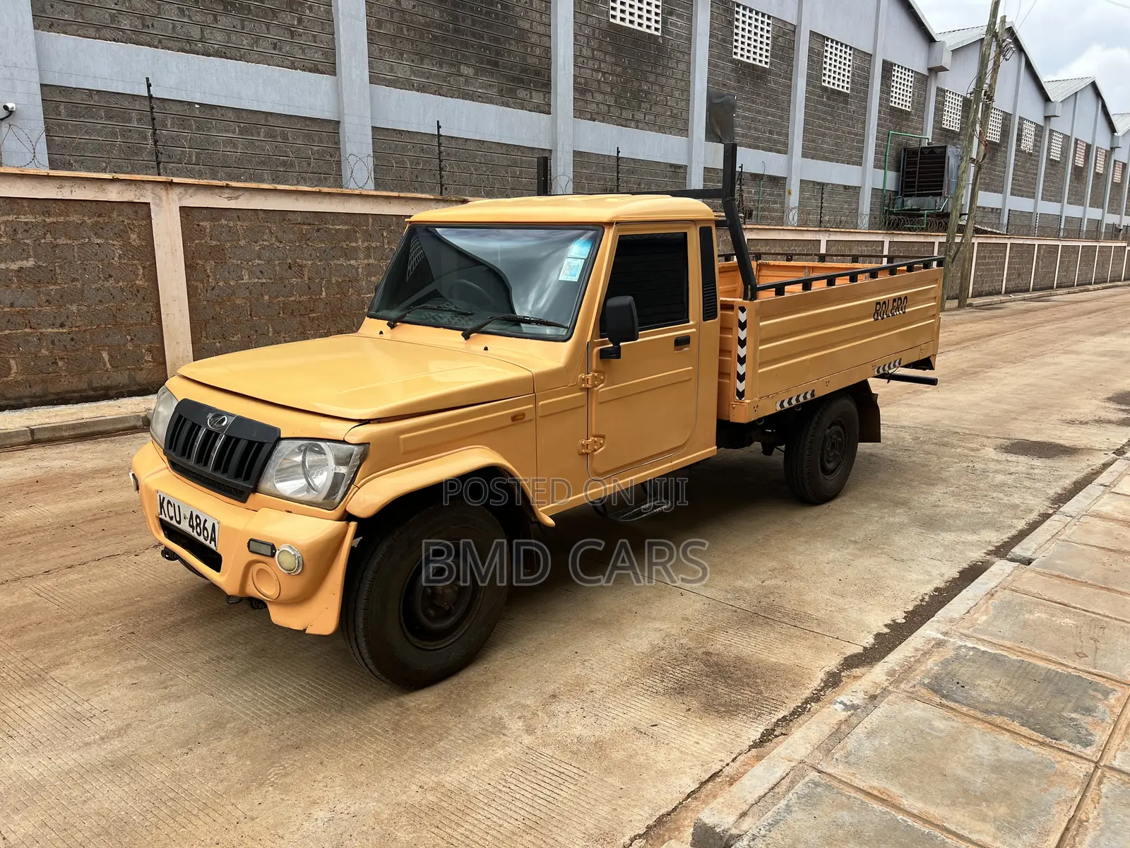 Mahindra Commander 2017 Yellow