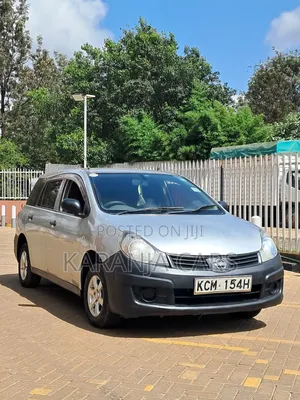 Nissan Advan 2010 Silver