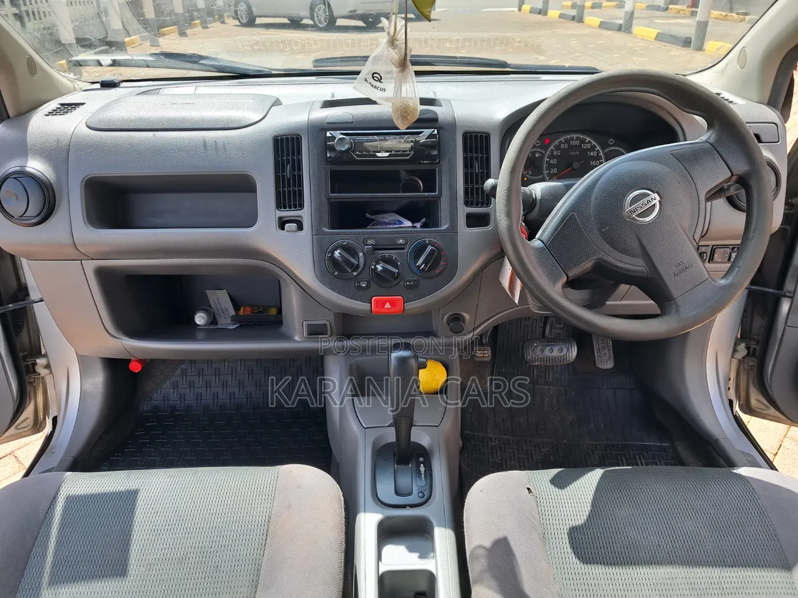 Nissan Advan 2010 Silver