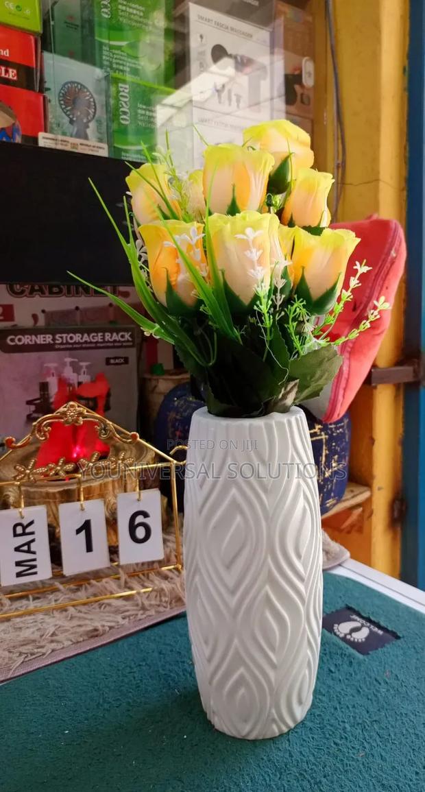 **Rose Bunch | **Textured Vase** 600
Full Set - thumbnail 2