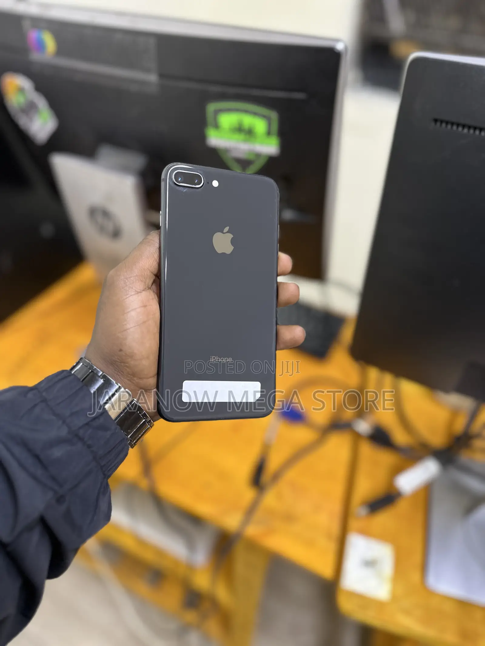 Apple iPhone 8 Plus 64 GB Black