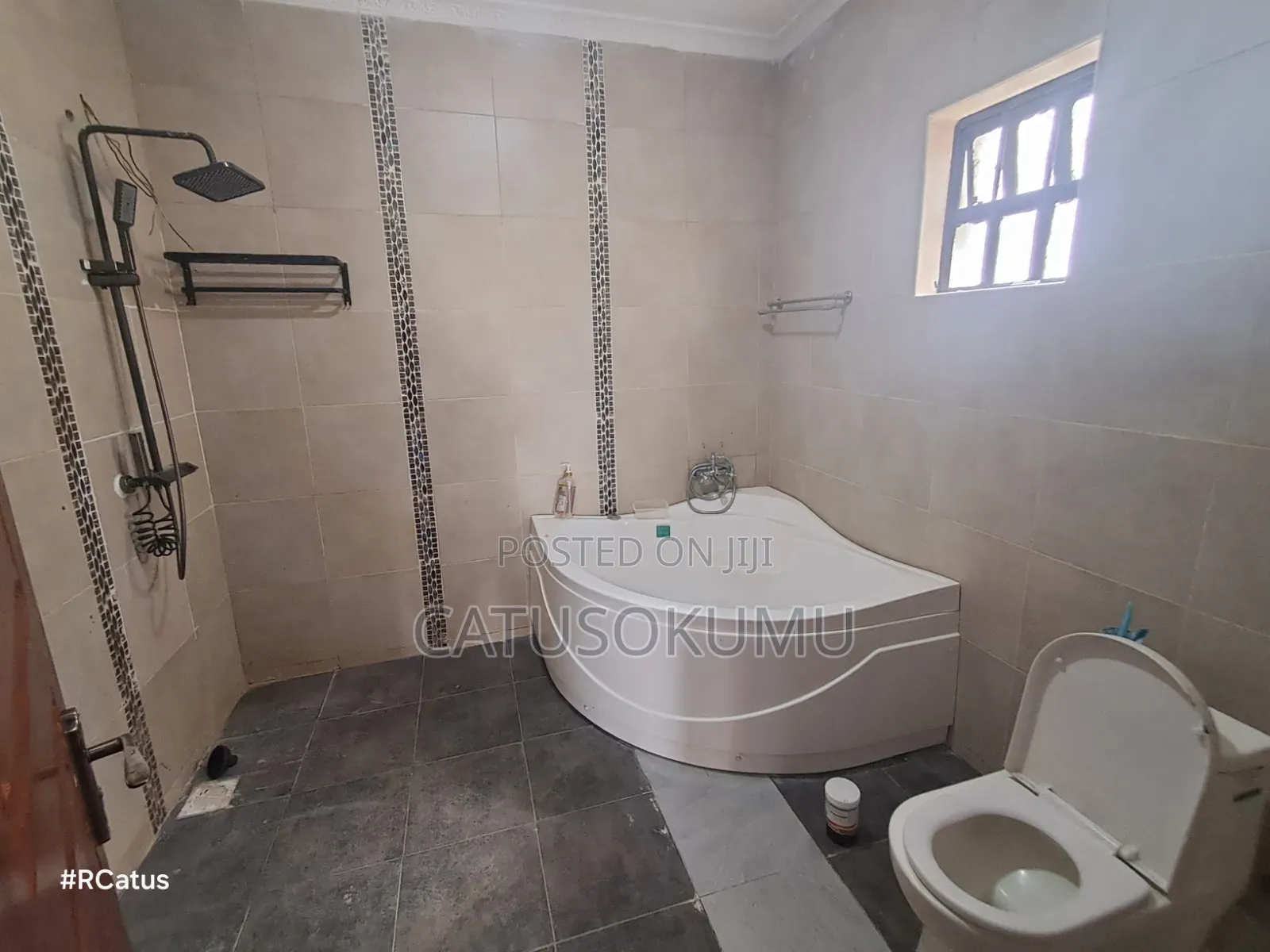 5bdrm Maisonette in Syokimau, Gateway Mall Area for rent