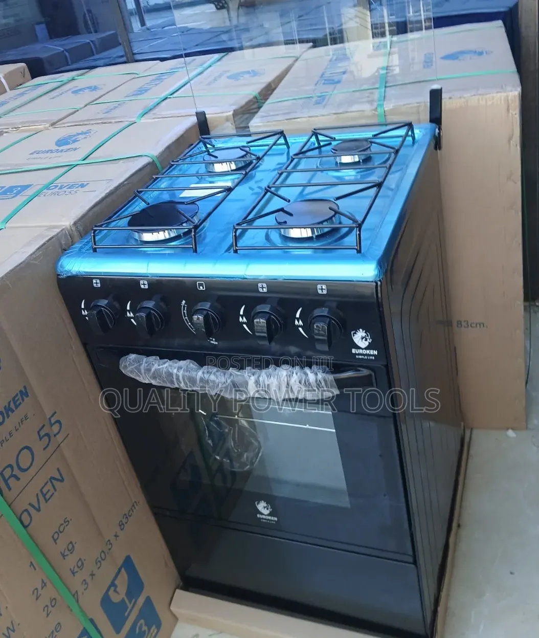 50x55cm Standing Cooker Featuring 4 Gas Burners and a Gas Oven.