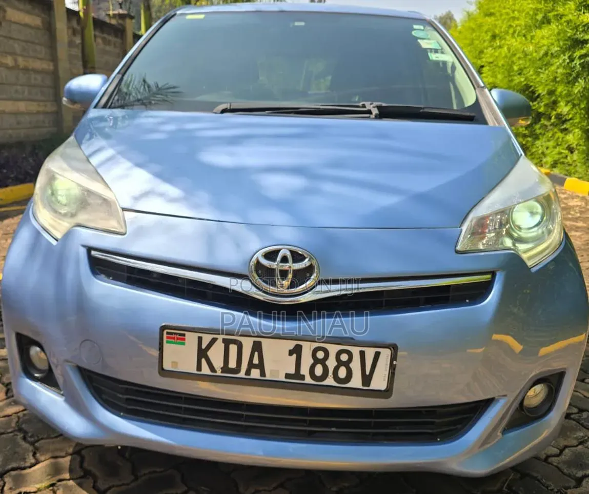 Toyota Ractis 2013