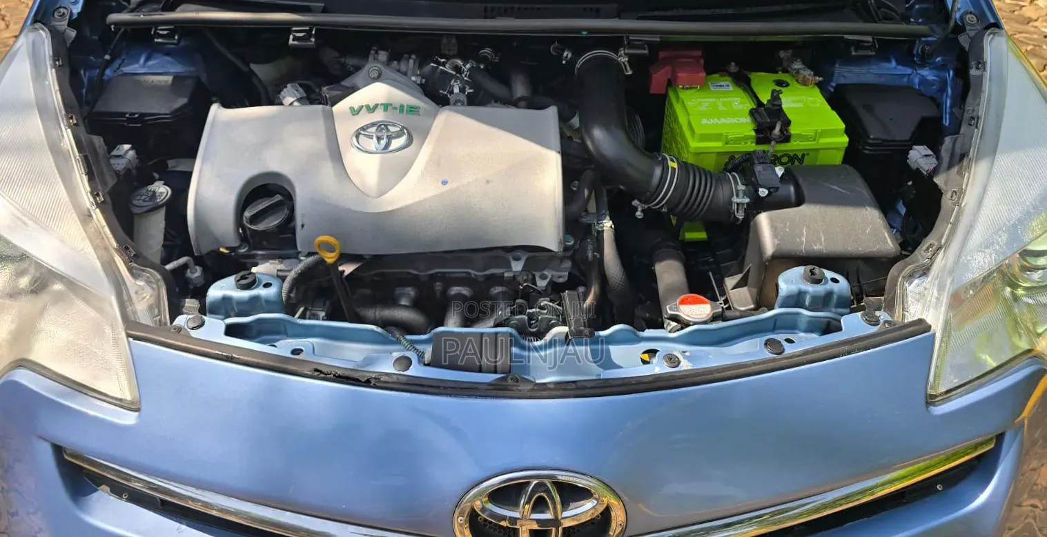 Toyota Ractis 2013