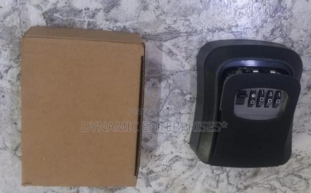 *Weatherproof Wall-Mounted Key Safe Password Key Box