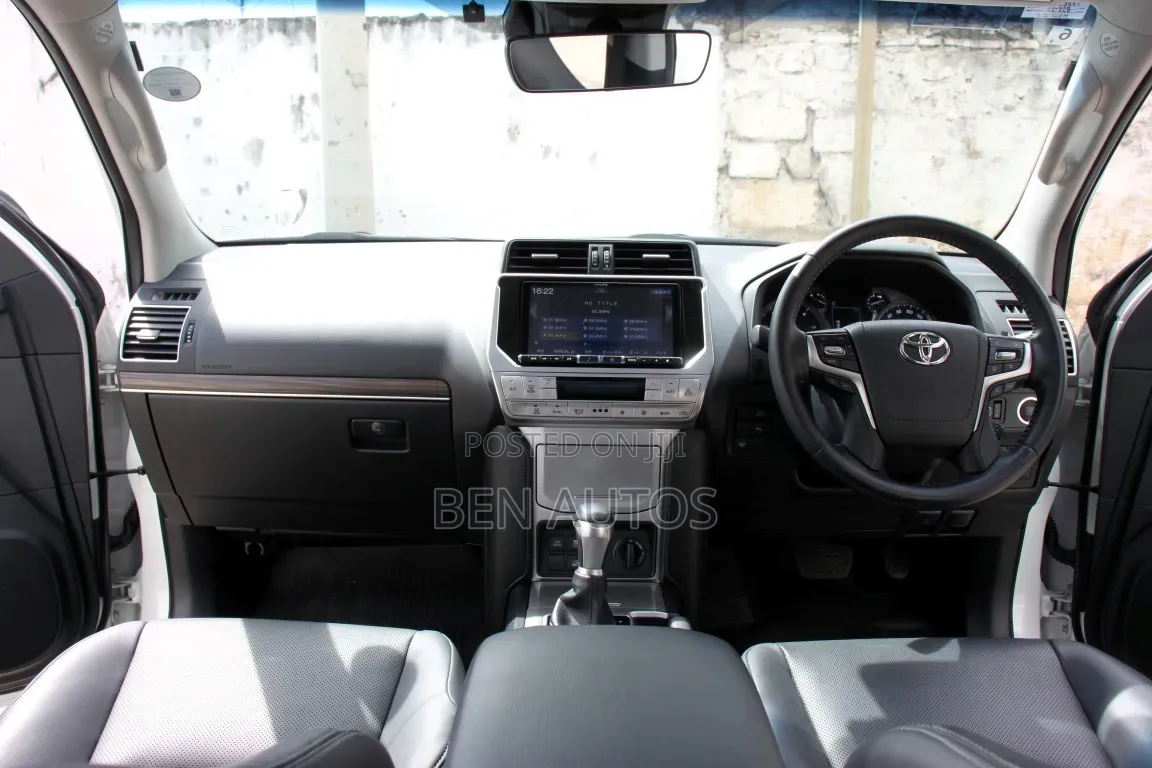 Toyota Land Cruiser Prado 2.8 2020 White