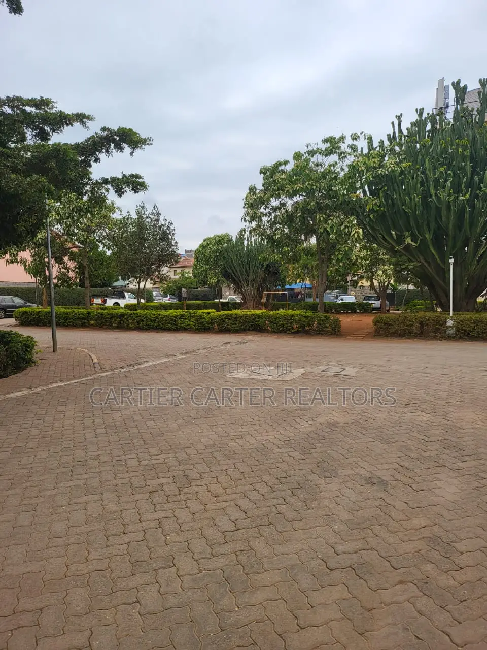 3bdrm House in Gateway Mall Area for sale