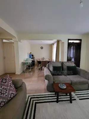 3bdrm House in Gateway Mall Area for sale