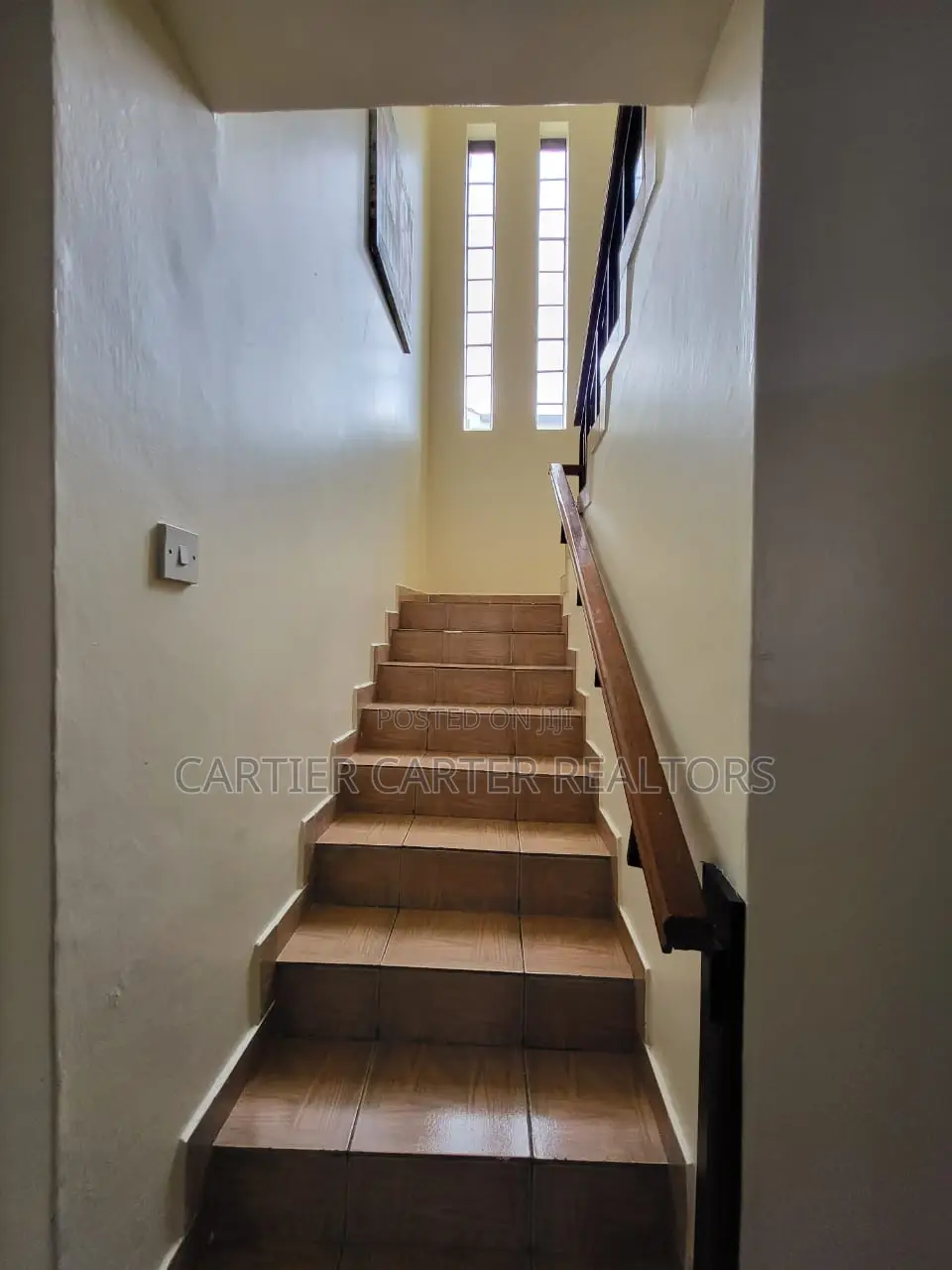 3bdrm House in Gateway Mall Area for sale