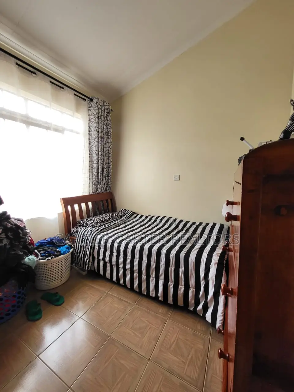 3bdrm House in Gateway Mall Area for sale