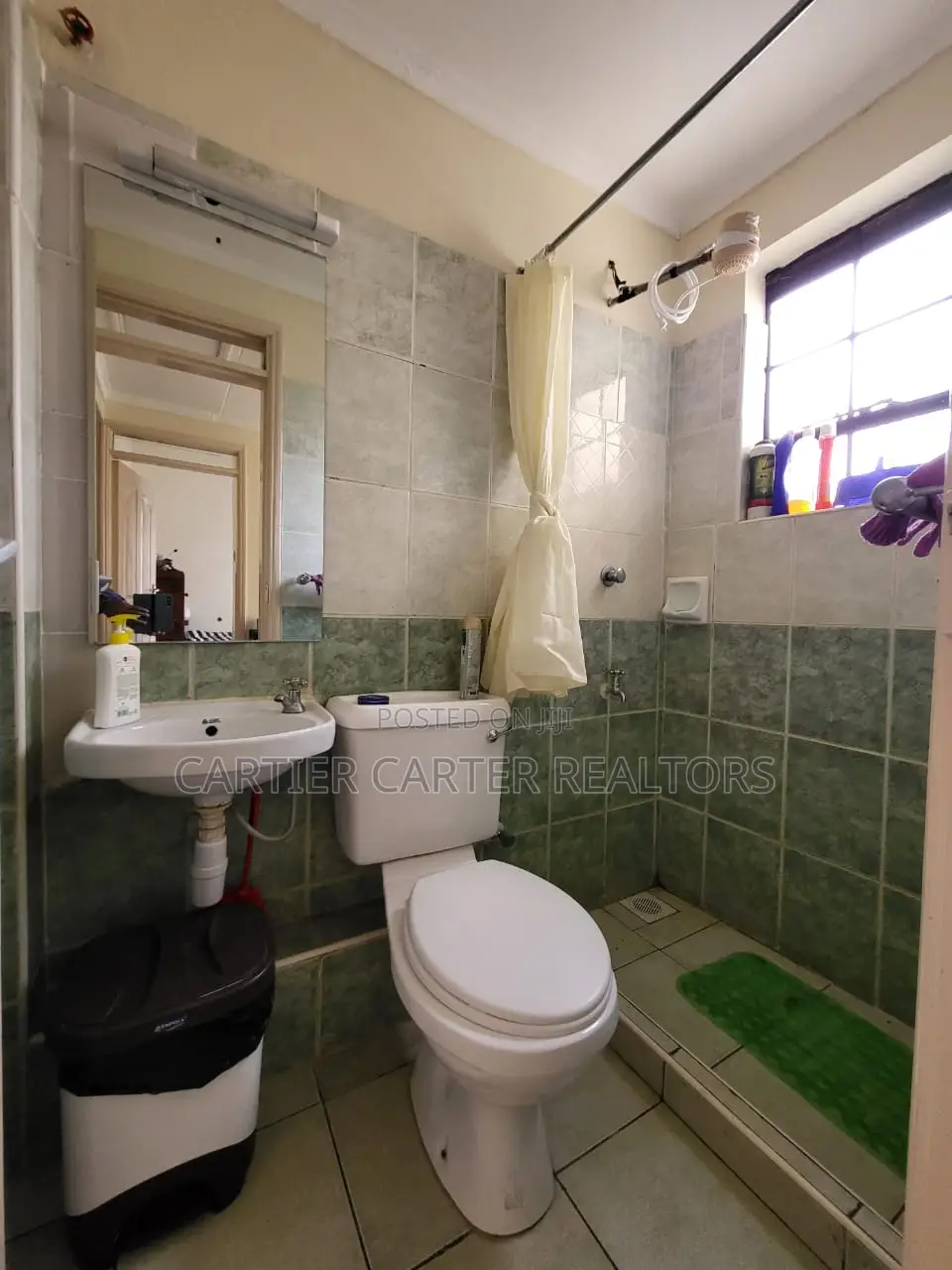 3bdrm House in Gateway Mall Area for sale