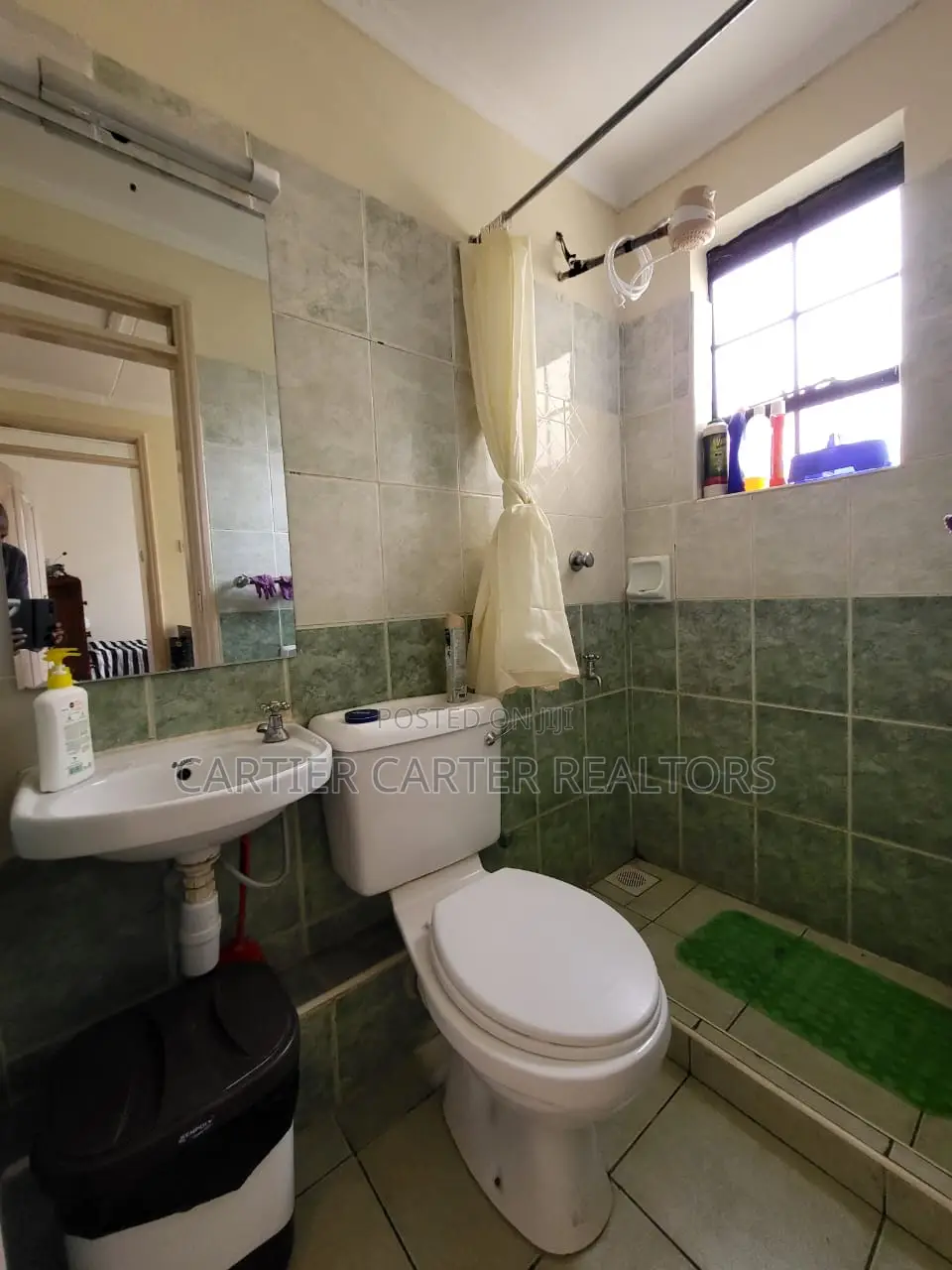 3bdrm House in Gateway Mall Area for sale