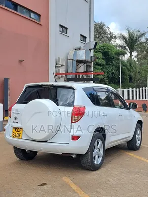 Toyota RAV4 2.4 2008 White