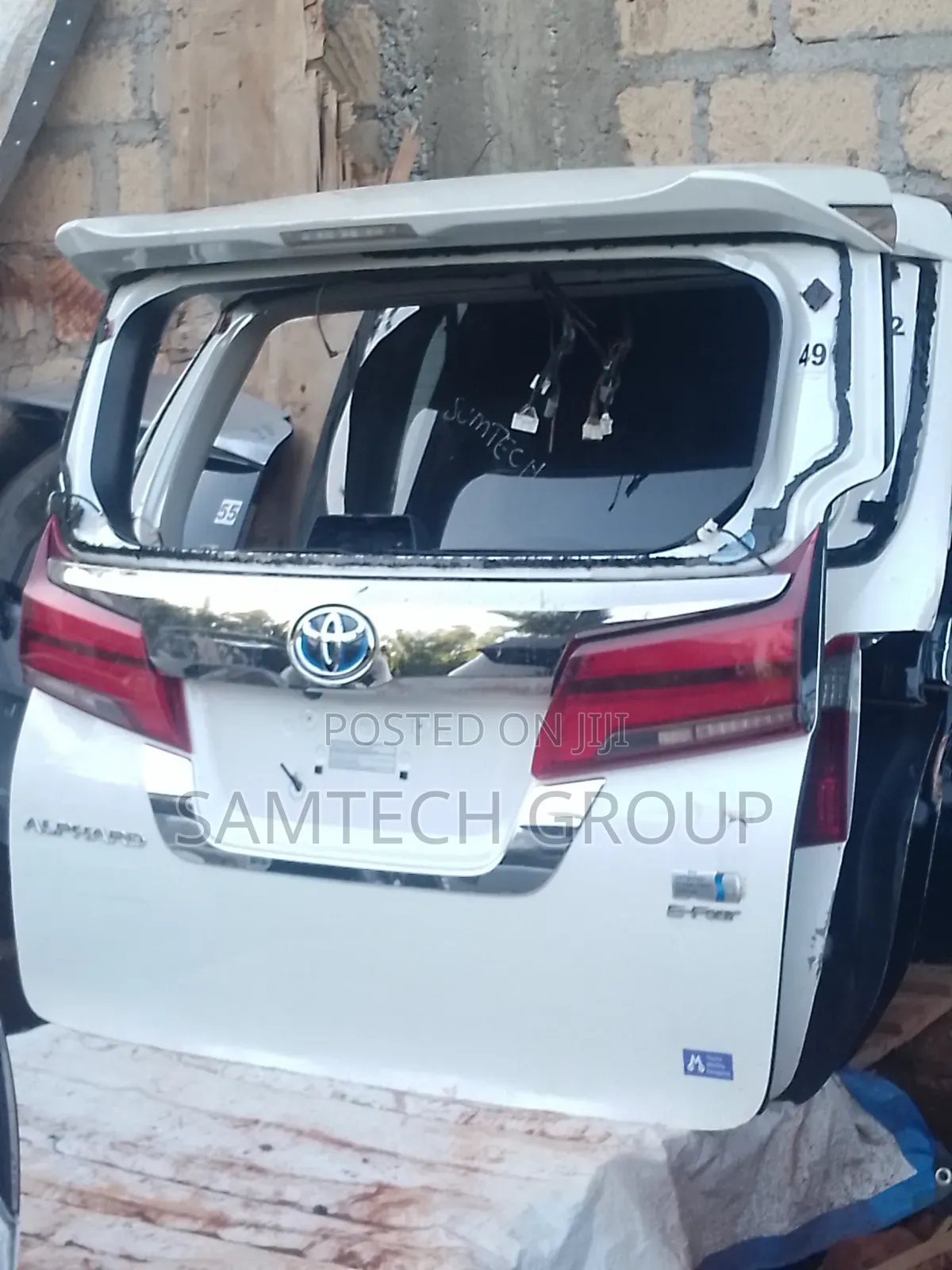 Toyota Alphard Tail Gate X-Japan Import
