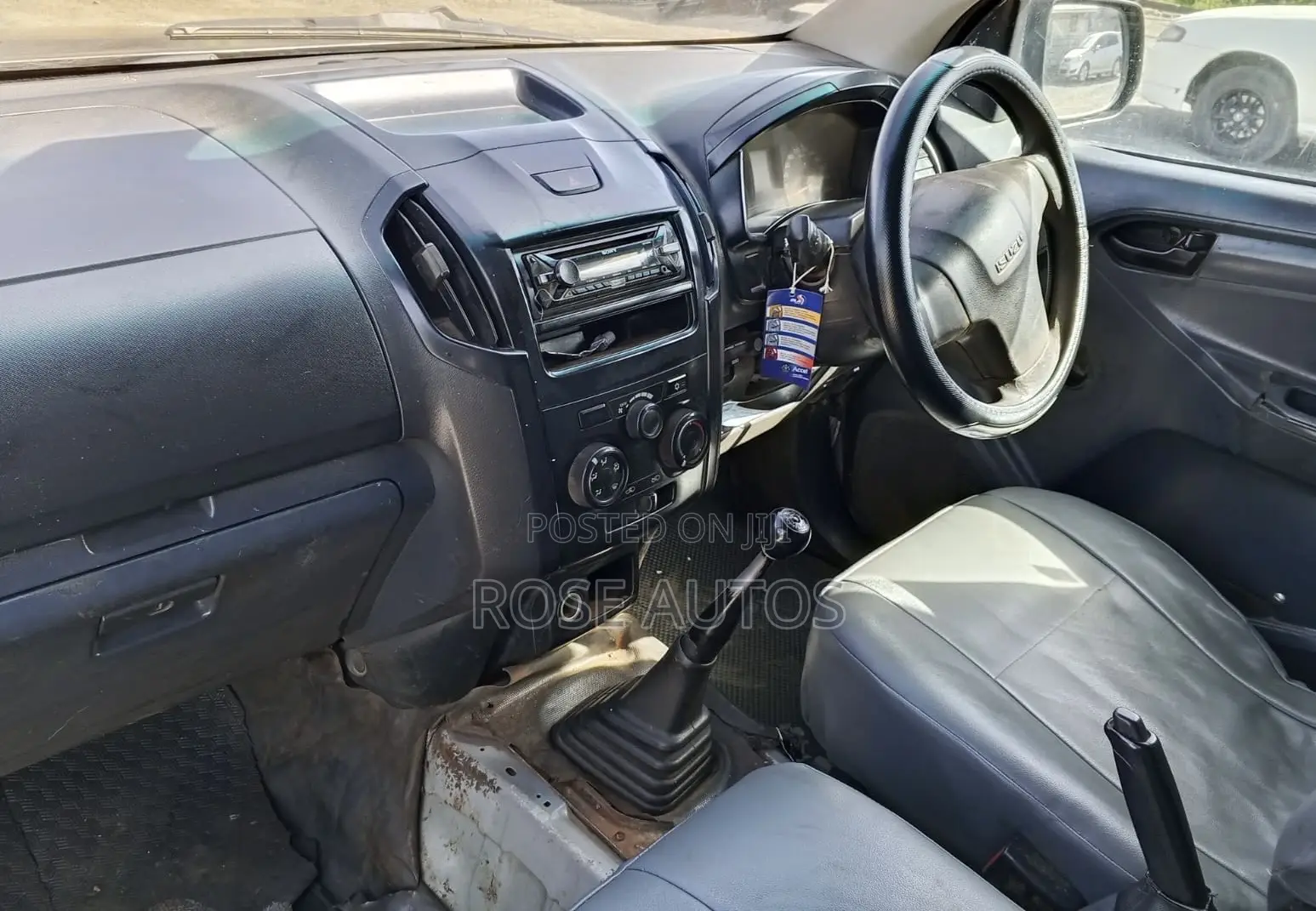 Isuzu D-MAX 2015 Gray