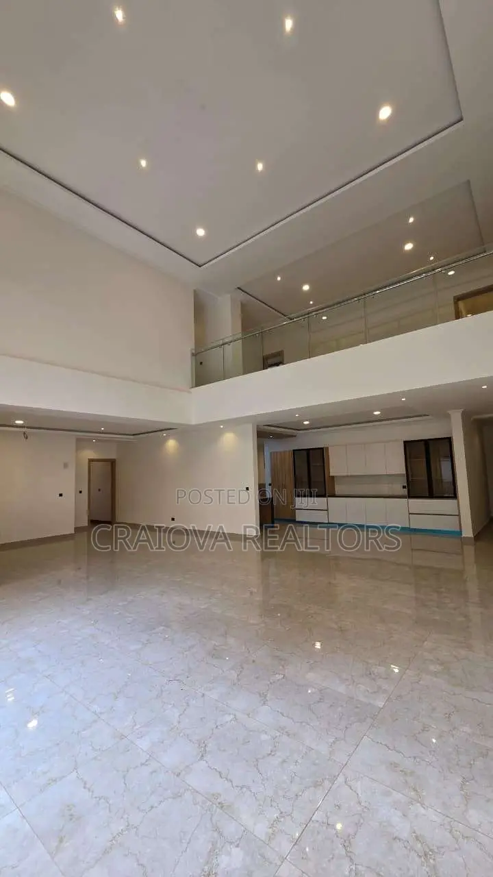 8bdrm Duplex in Spring Valley for sale
