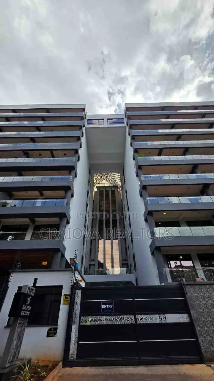 8bdrm Duplex in Spring Valley for sale