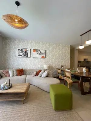 2bdrm Apartment in Gateway Mall Area for sale