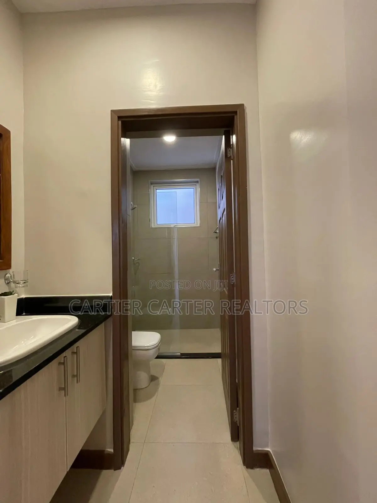 2bdrm Apartment in Gateway Mall Area for sale