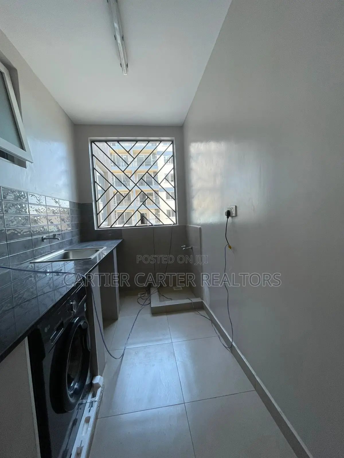 2bdrm Apartment in Gateway Mall Area for sale