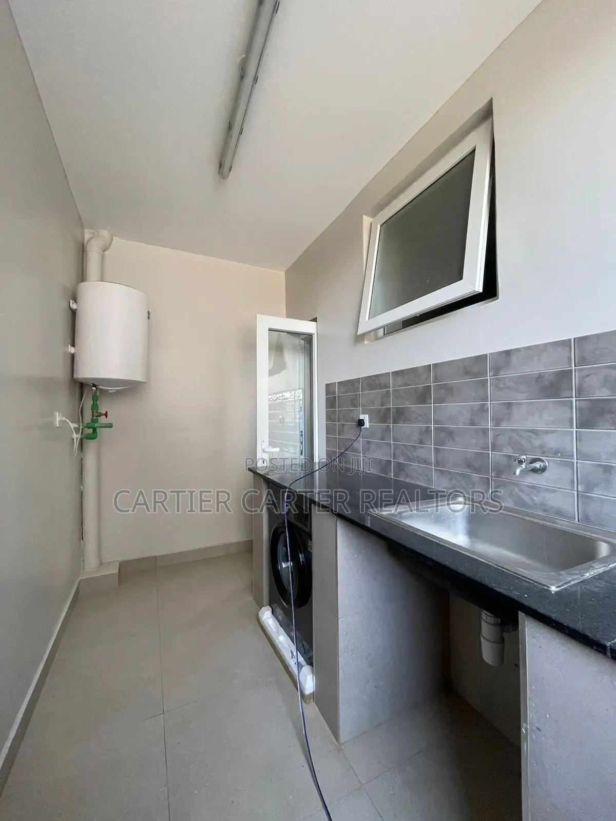 2bdrm Apartment in Gateway Mall Area for sale