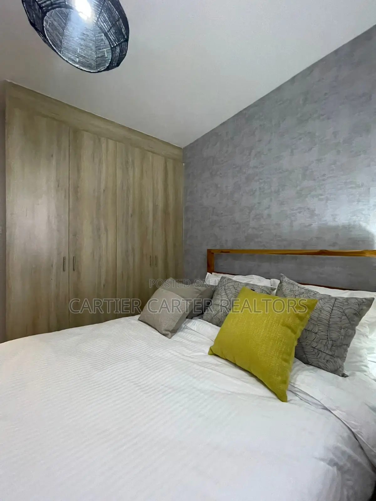 2bdrm Apartment in Gateway Mall Area for sale