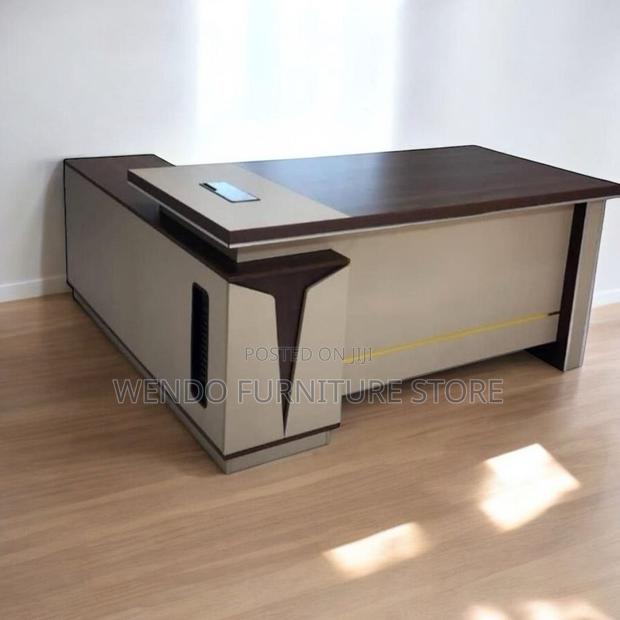 Office Desk; 1.8 Meters Executive Officials Desk With Power Cable