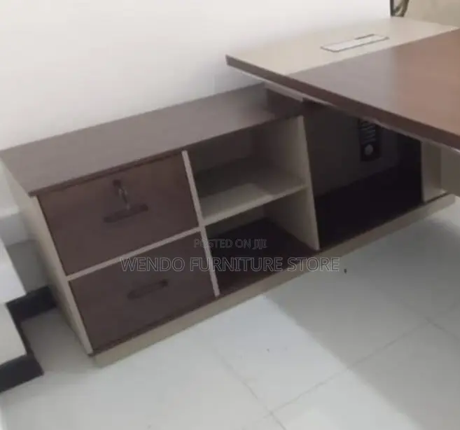 Office Desk; 1.8 Meters Executive Officials Desk With Power Cable